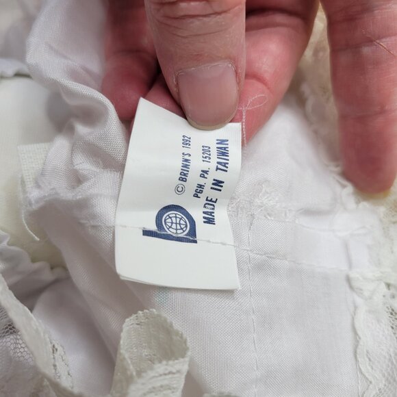 Vintage Brinn's Collectible Porcelain Doll 15" 1992 White Lace Dress & Knickers - Picture 9 of 12